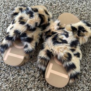 Women’s house shoe/ sandal